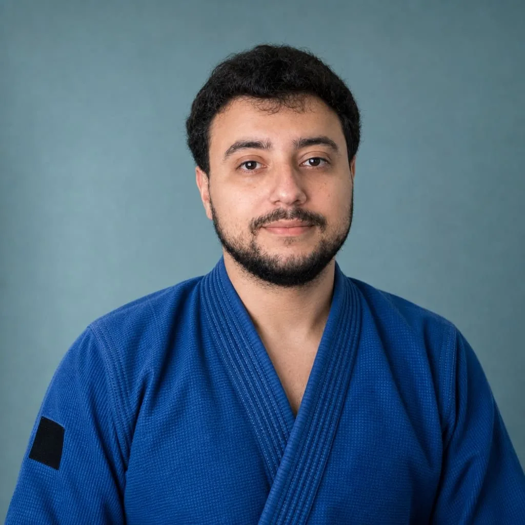 Kimono azul de jiu-jitsu, faixa preta.